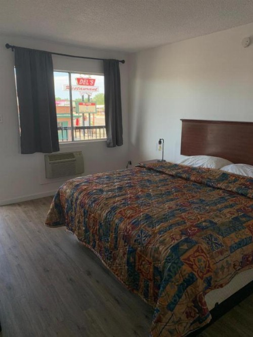 Bright Morning Motel - image 6