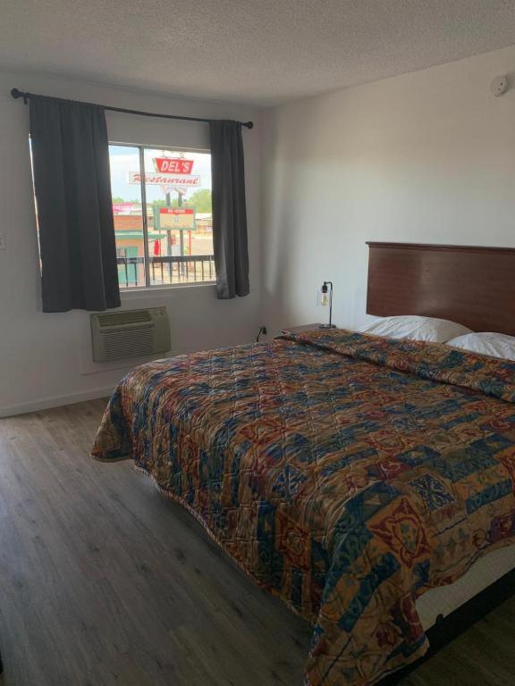 Bright Morning Motel - image 6