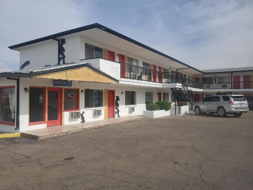 Bright Morning Motel - image 7