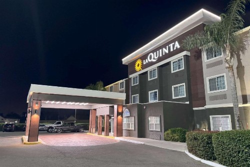 La Quinta by Wyndham Tulare - image 10
