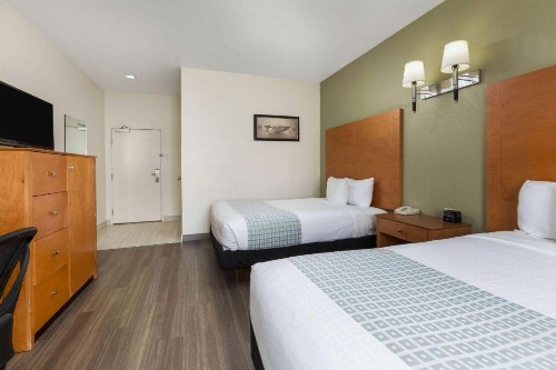 La Quinta by Wyndham Tulare - image 2