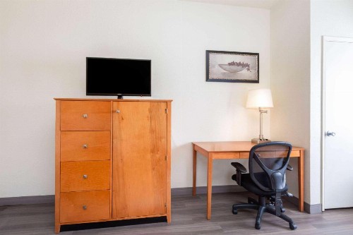 La Quinta by Wyndham Tulare - image 30
