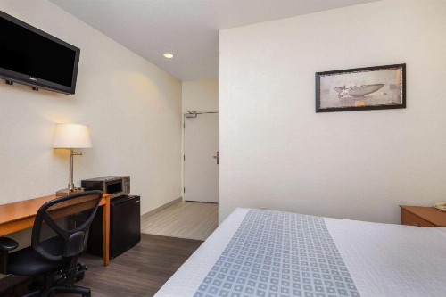La Quinta by Wyndham Tulare - image 31