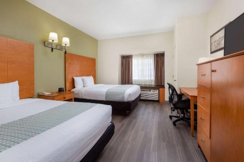 La Quinta by Wyndham Tulare - image 5