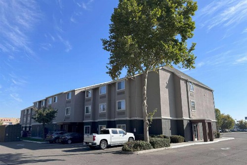 La Quinta by Wyndham Tulare - image 9