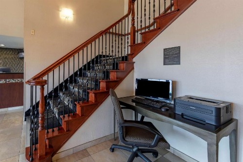 Best Western Town & Country Lodge - image 12