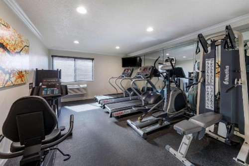 Best Western Town & Country Lodge - image 15