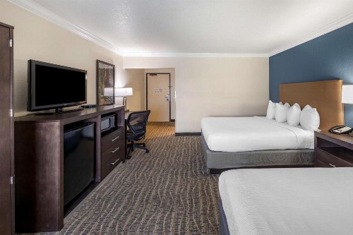 Best Western Town & Country Lodge - image 22