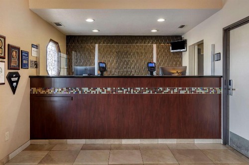 Best Western Town & Country Lodge - image 29