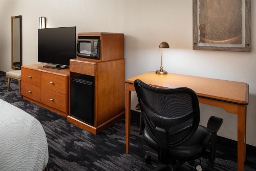 Fairfield Inn & Suites by Marriott Visalia Tulare - image 12