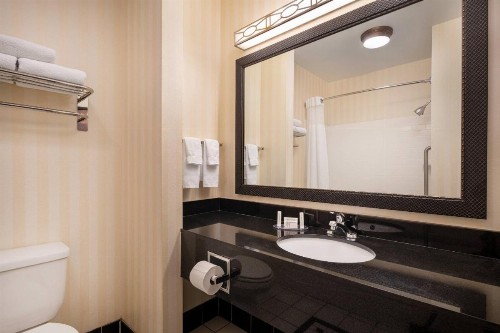 Fairfield Inn & Suites by Marriott Visalia Tulare - image 15