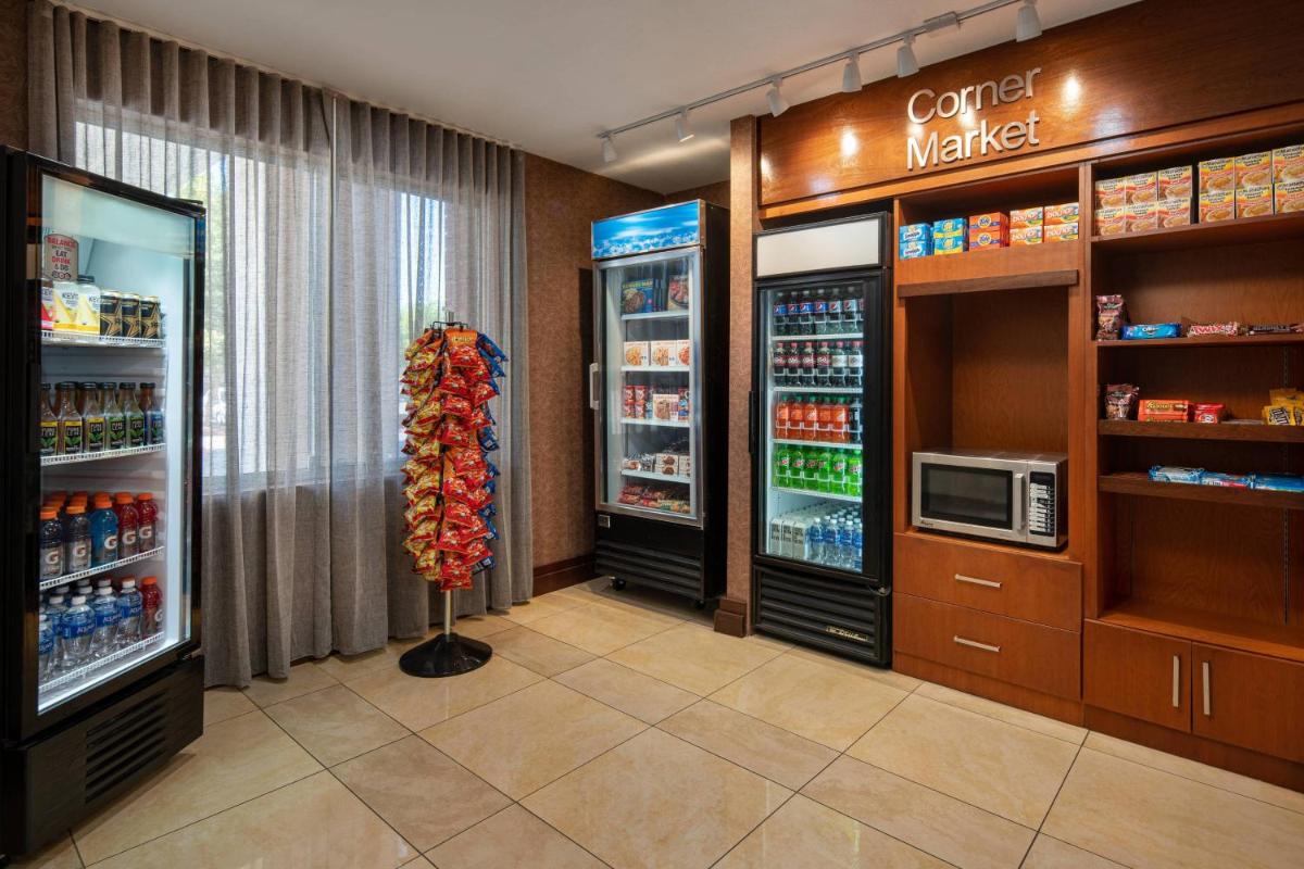 Fairfield Inn & Suites by Marriott Visalia Tulare - image 3