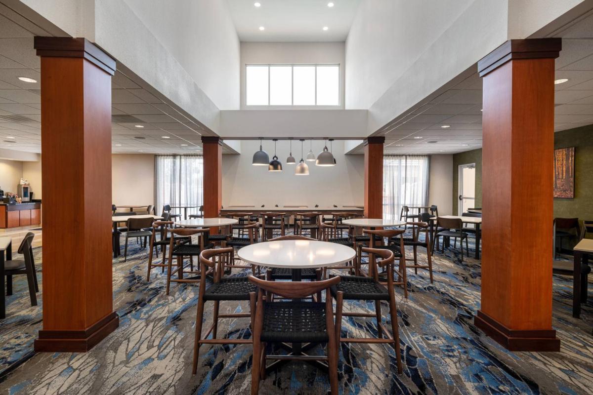 Fairfield Inn & Suites by Marriott Visalia Tulare - image 6
