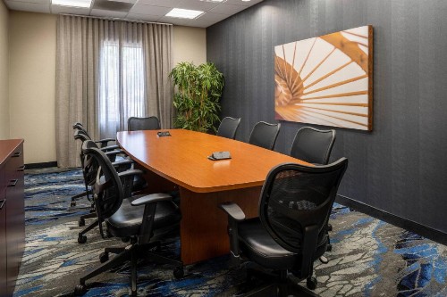 Fairfield Inn & Suites by Marriott Visalia Tulare - image 9