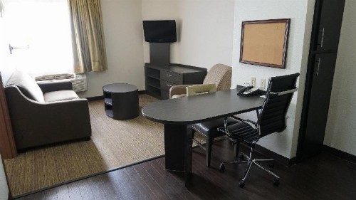 Candlewood Suites Tulsa - image 11