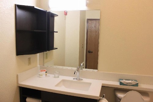 Candlewood Suites Tulsa - image 8