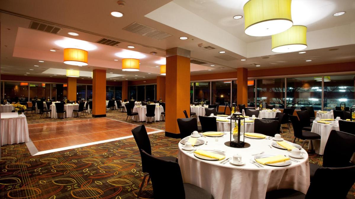 Holiday Inn Tulsa City Center an IHG Hotel - image 6