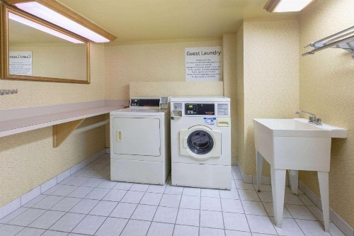 Days Inn by Wyndham Tulsa Central - image 10