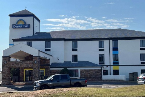 Days Inn by Wyndham Tulsa Central - image 2