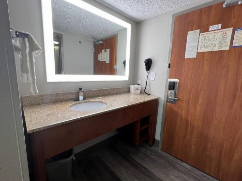 Days Inn by Wyndham Tulsa Central - image 21