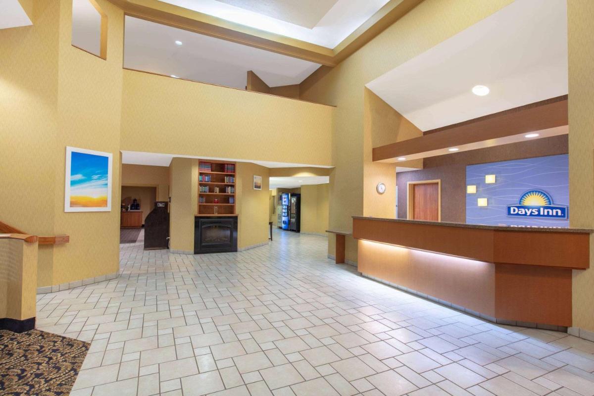 Days Inn by Wyndham Tulsa Central - image 3