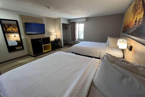 Days Inn by Wyndham Tulsa Central - image 4