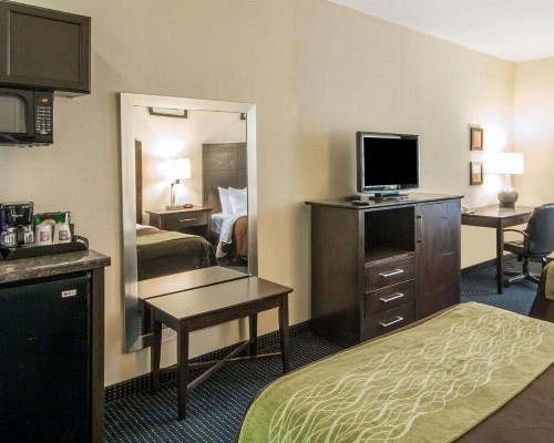 Quality Inn Tulsa-Downtown West - image 11