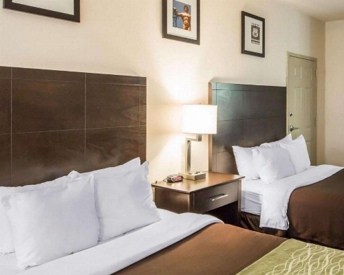 Quality Inn Tulsa-Downtown West - image 12