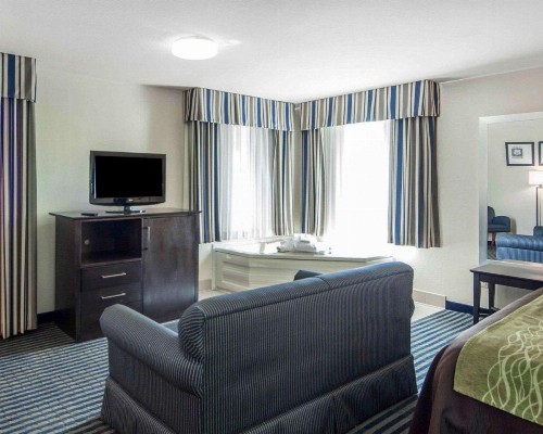 Quality Inn Tulsa-Downtown West - image 18