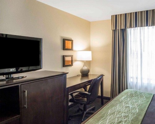 Quality Inn Tulsa-Downtown West - image 21