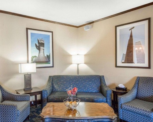 Quality Inn Tulsa-Downtown West - image 3