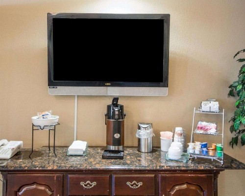 Quality Inn Tulsa-Downtown West - image 5