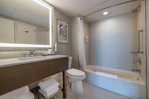 Embassy Suites Tulsa - I-44 - image 2