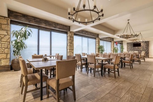 Embassy Suites Tulsa - I-44 - image 24
