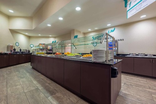 Embassy Suites Tulsa - I-44 - image 3