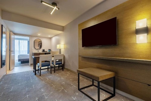 Embassy Suites Tulsa - I-44 - image 6