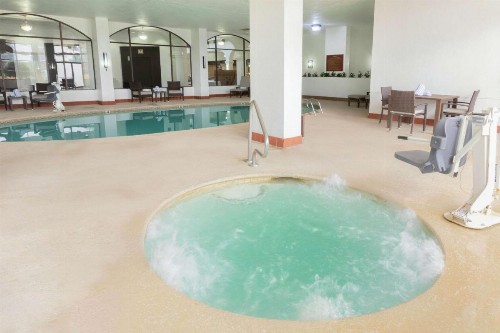 Embassy Suites Tulsa - I-44 - image 7
