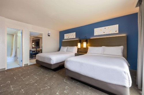 Embassy Suites Tulsa - I-44 - image 9