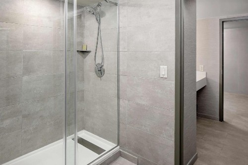 DoubleTree by Hilton Tulsa Downtown - image 2