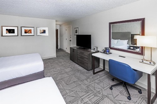 DoubleTree by Hilton Tulsa Downtown - image 27