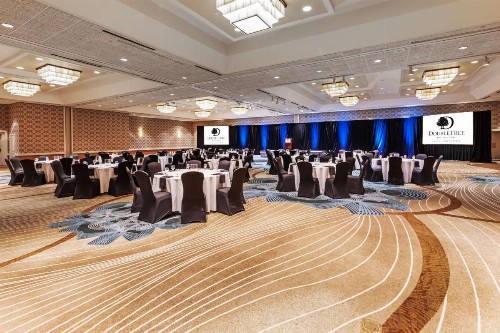 DoubleTree by Hilton Tulsa Downtown - image 35