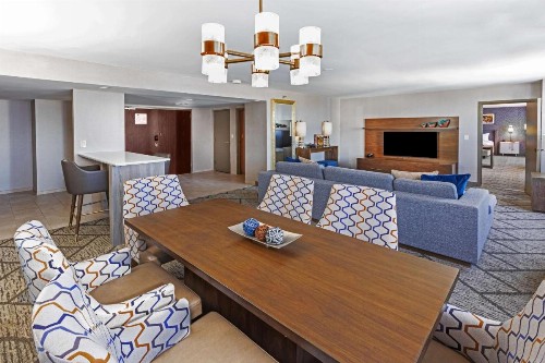 DoubleTree by Hilton Tulsa Downtown - image 40