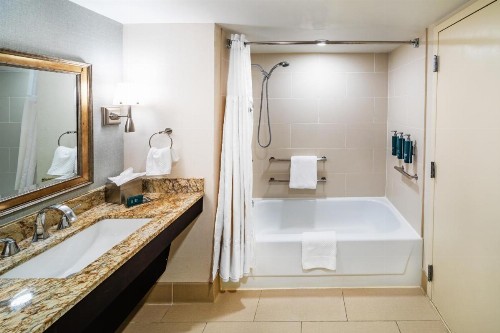 DoubleTree by Hilton Tulsa Downtown - image 44
