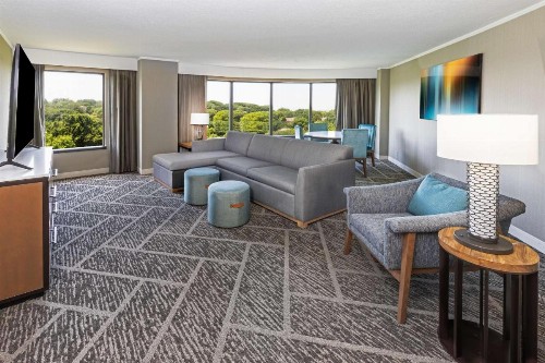 DoubleTree by Hilton Tulsa at Warren Place - image 26