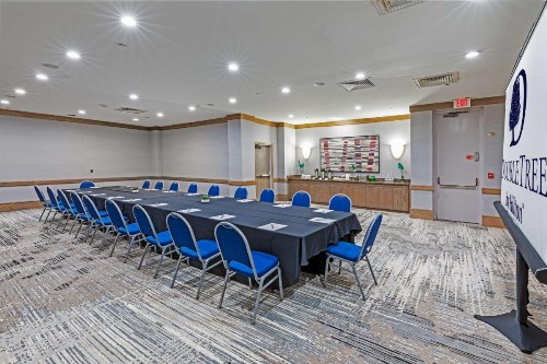 DoubleTree by Hilton Tulsa at Warren Place - image 36