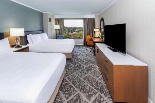 DoubleTree by Hilton Tulsa at Warren Place - image 45