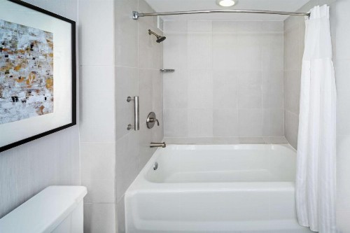 DoubleTree by Hilton Tulsa at Warren Place - image 48