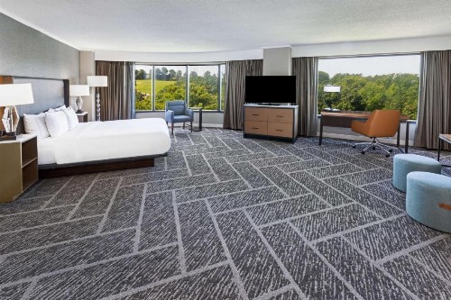 DoubleTree by Hilton Tulsa at Warren Place - image 49