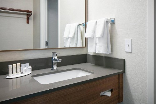 Fairfield Inn & Suites by Marriott Tulsa Central - image 13