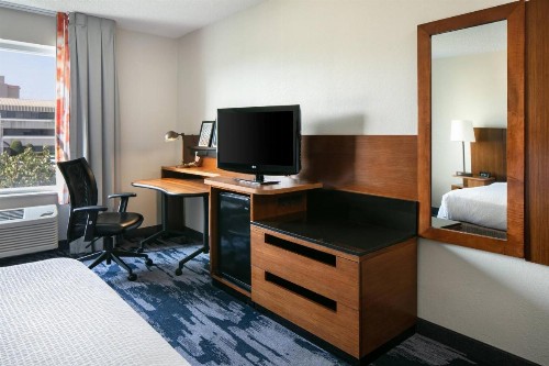 Fairfield Inn & Suites by Marriott Tulsa Central - image 3